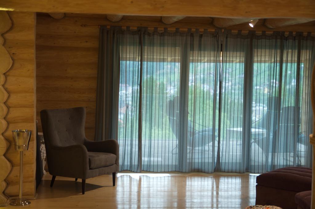 Cabana Deac - Luxury Chalet Vatra Dornei Bilik gambar